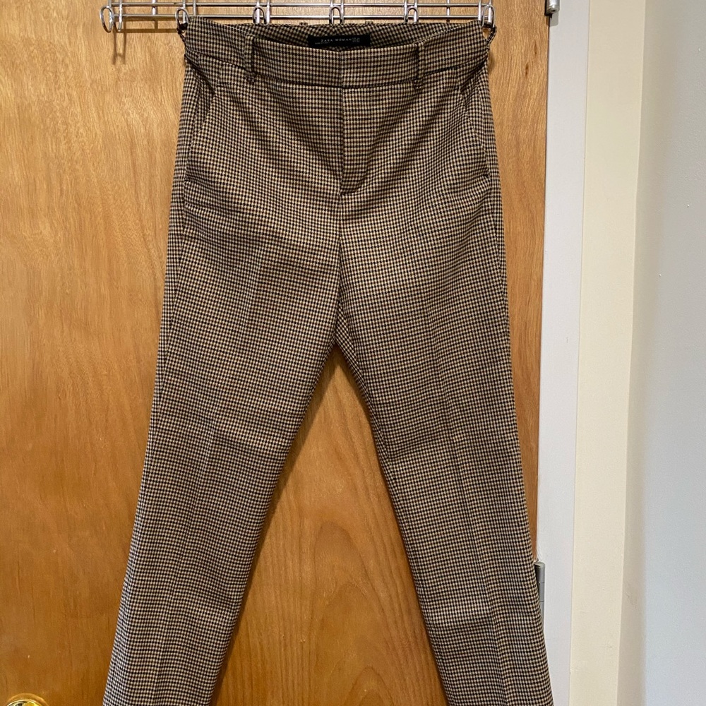 Zara high waist with pattern pants in beige color
